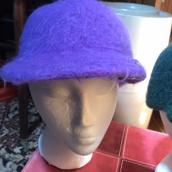 Handmade cap-style felted wool and mohair hat - Picture 3 of 8
